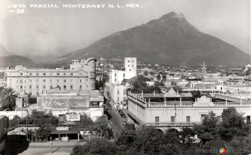 Palacio Municipal y Cerro de las Mitras