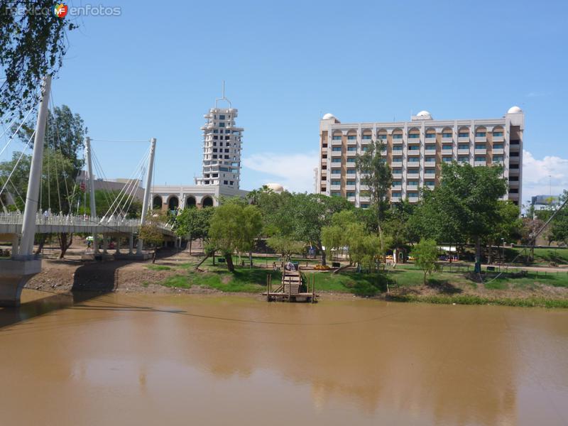 Forum y rio diurnos.