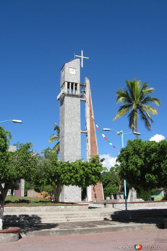 Plaza y Parroquia