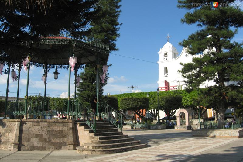 Plaza y Parroquia