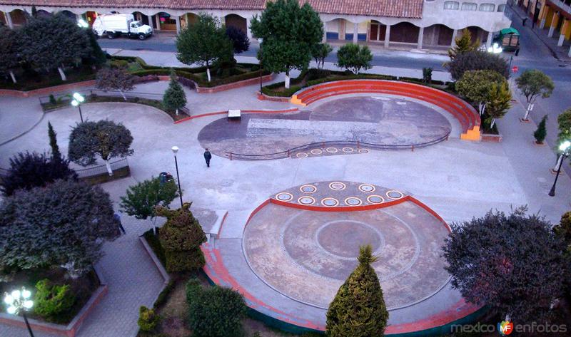 Vista de la Plaza de La Contitución, desde la Parroquia