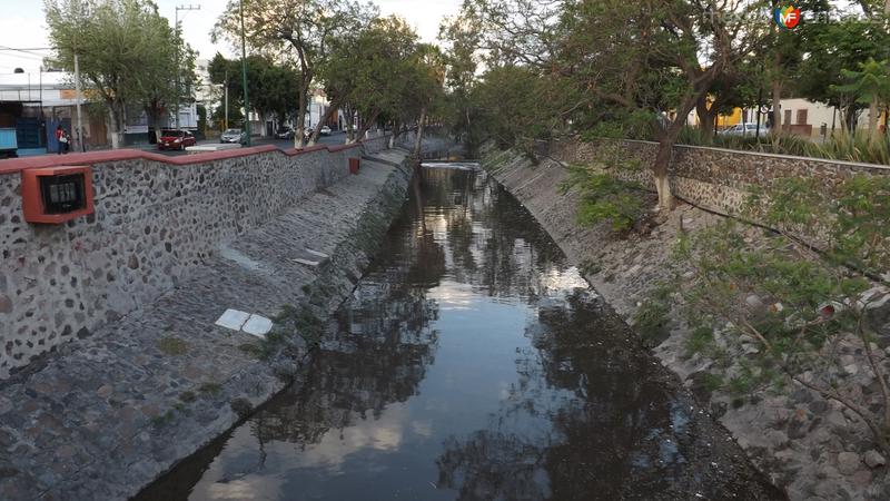 Río Querétaro y Av. Universidad. Abril/2014