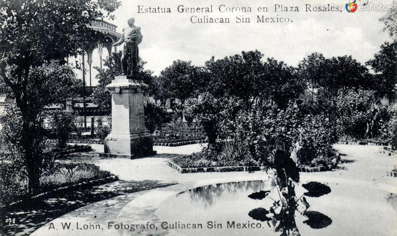 Estatua del General Corona, en la Plaza Rosales