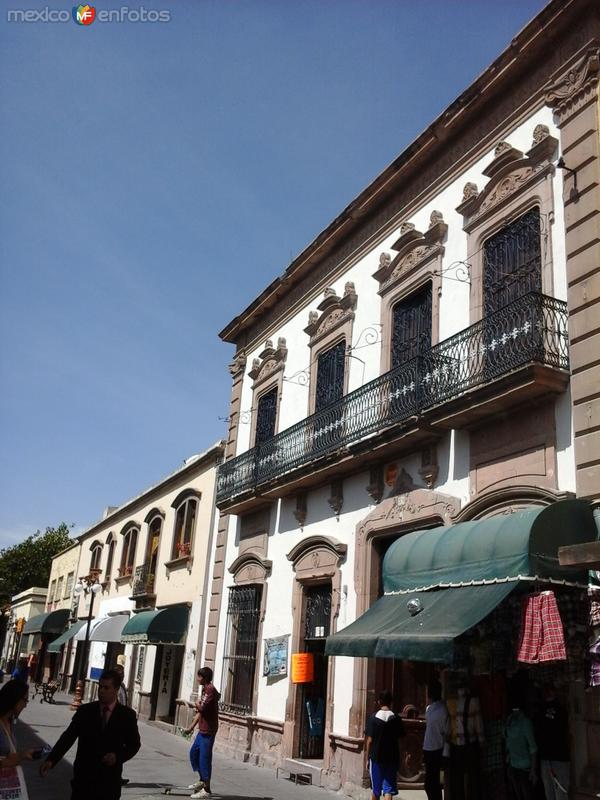 Calles Hidalgo, Zaragoza y calzada de Guadalupe.