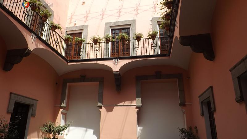 Patio Interior y balcón del Museo Amparo. Mayo/2012