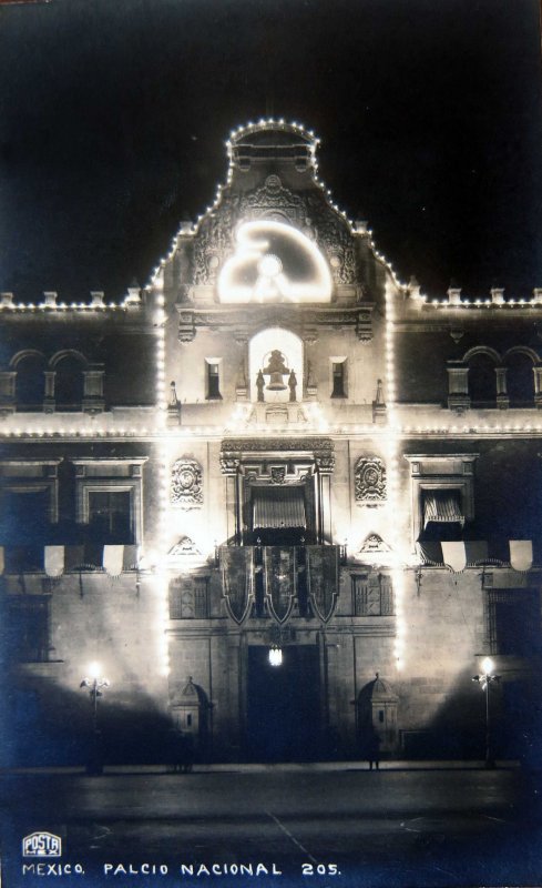 Palacio Nacional de Noche