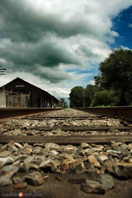 Vieja estación del Tren de Sayula, Foto Marty Pereztroiko