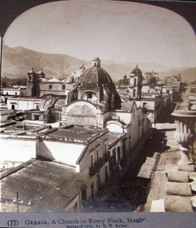 Una Iglesia en cada esquina