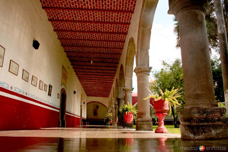 Convento Franciscano del Santuario de Sayula, Jalisco. Foto Pereztroiko"