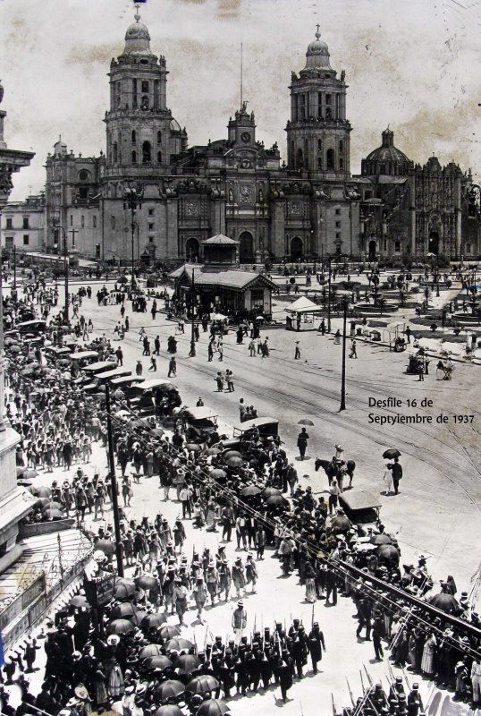 Zocalo Desfile Septembrino de 1937