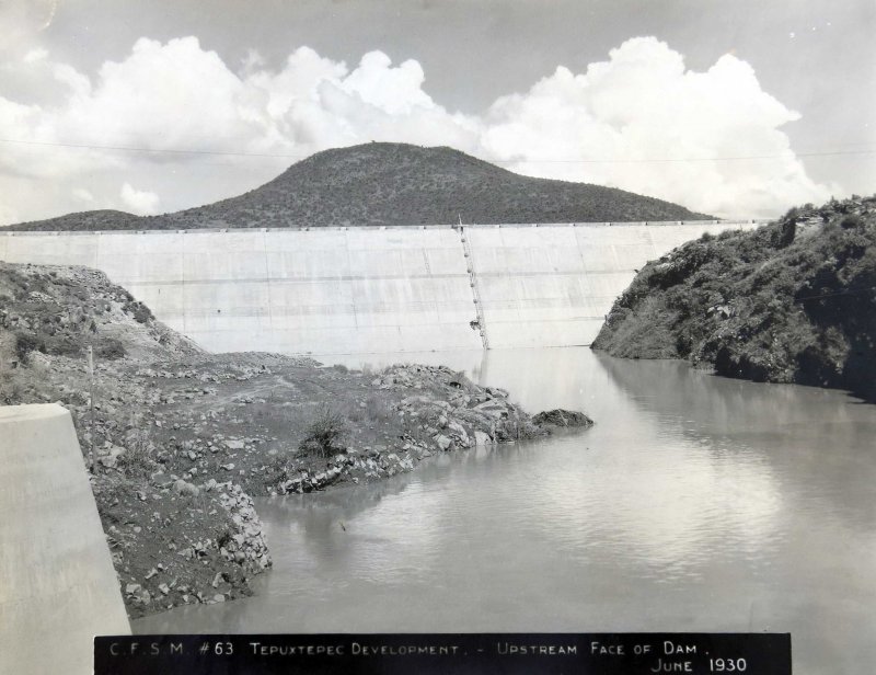 Construccion de La Presa 31 de Octubre de 1930