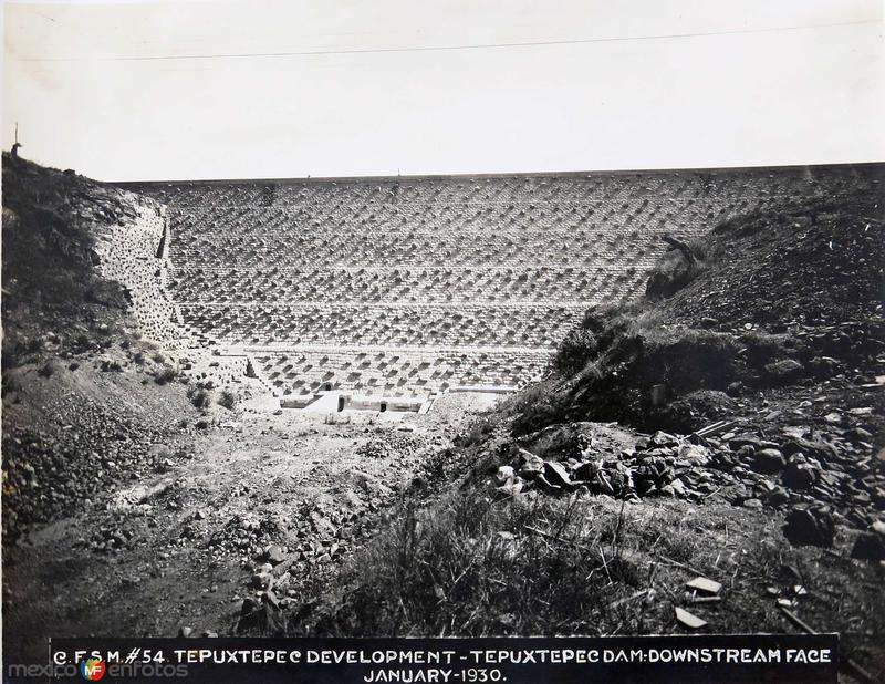 Construccion de La Presa 31 de Octubre de 1930