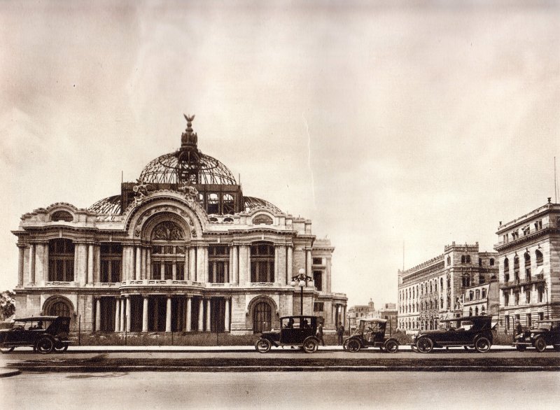 Palacio de Bellas Artes, en construcción (circa 1920)