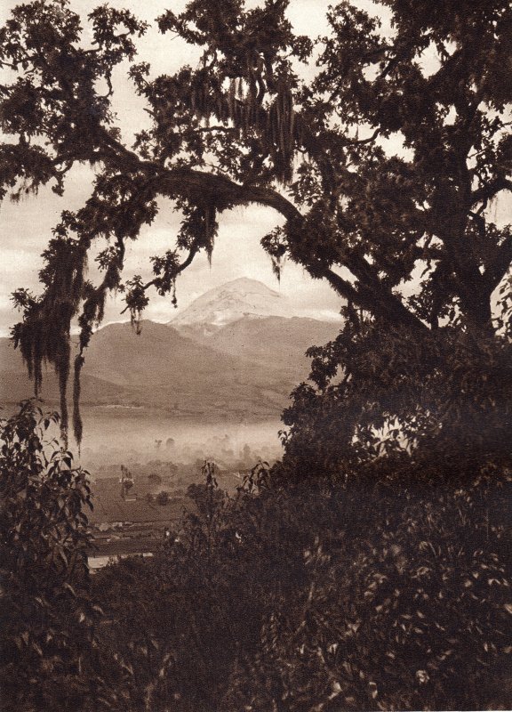 El Popocatépetl, desde el Sacromonte (circa 1920)