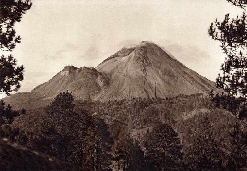 El Cvolcán de Colima (circa 1920)
