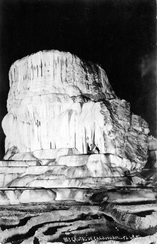 La Gran Fuente, en las Grutas de Cacahuamilpa (circa 1920)