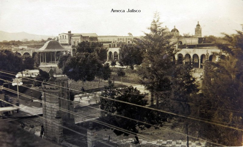 Plaza e Iglesia