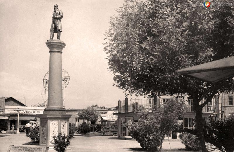 Nuevo Laredo, monumento a Santiago M Belden