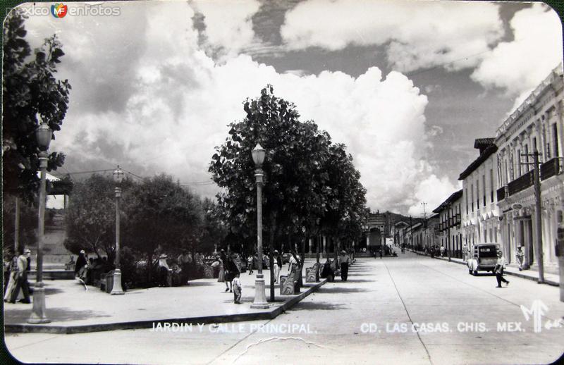 Jardin y calle principal