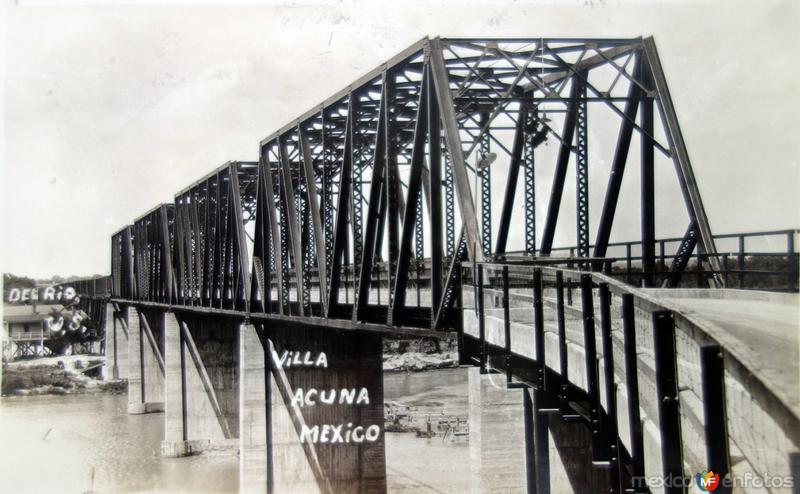 Puente sobre el Rio Bravo