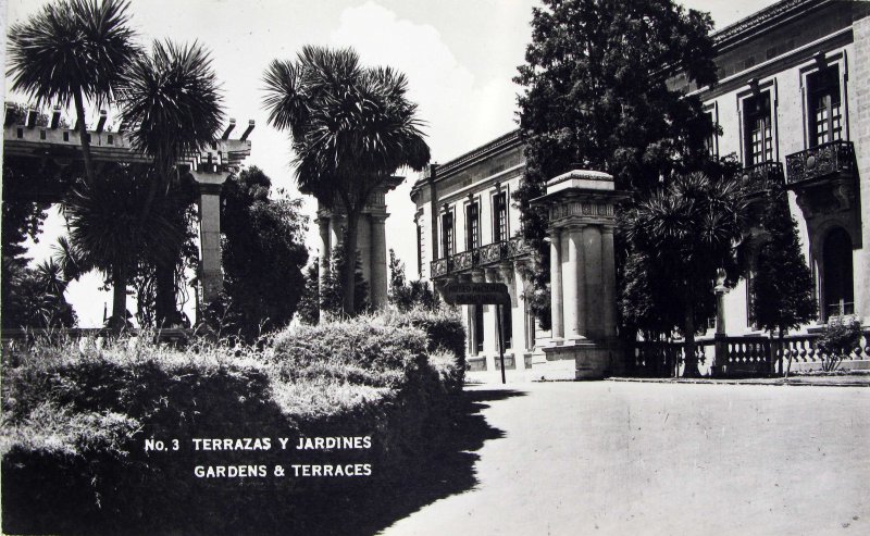 Terrazas y Jardines en el Castillo de Chapultepec 1945