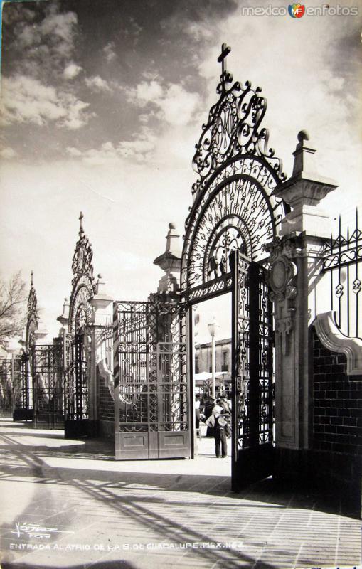 Atrio de la La Basilica de Guadalupe