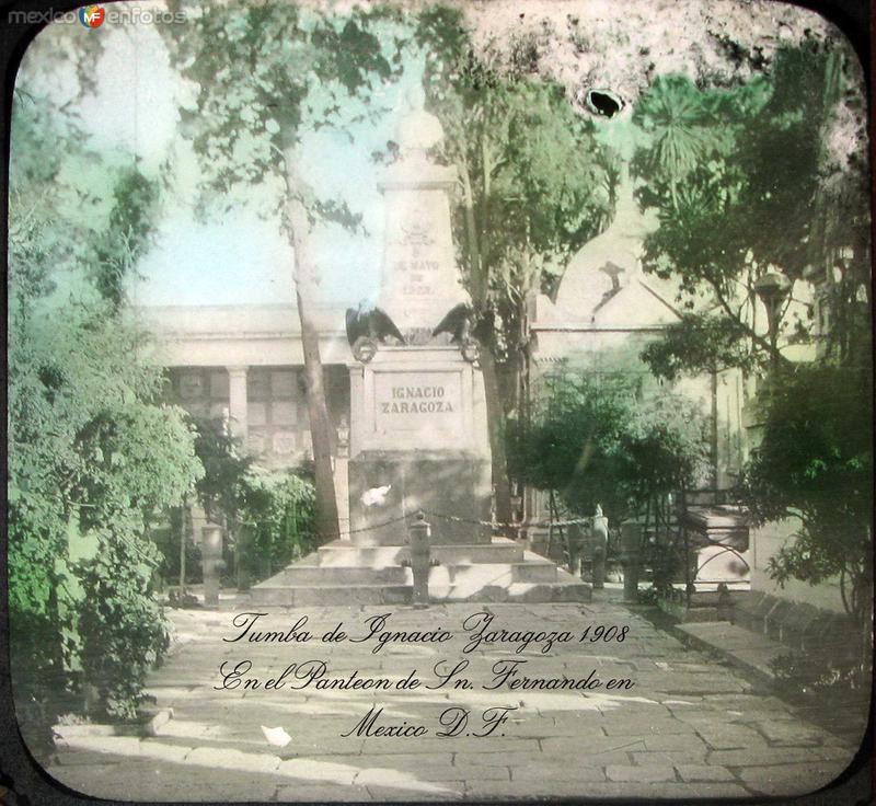 Tumba de Ignacio Zaragoza Cementerio de Sn. Fernando