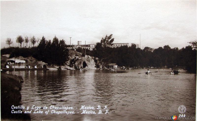 Lago y Castillo de Chapultepec