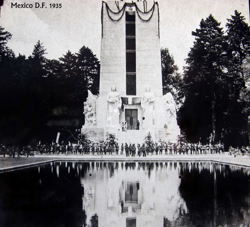 Inauguración del monumento a Alvaro Obregón (1935)