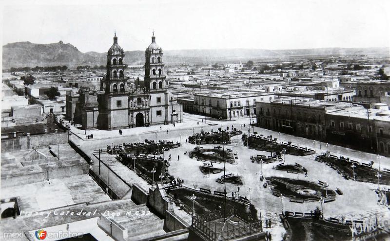 Plaza y la Catedral