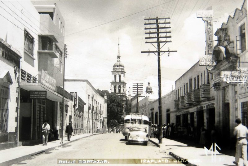 CALLE CORTAZAR