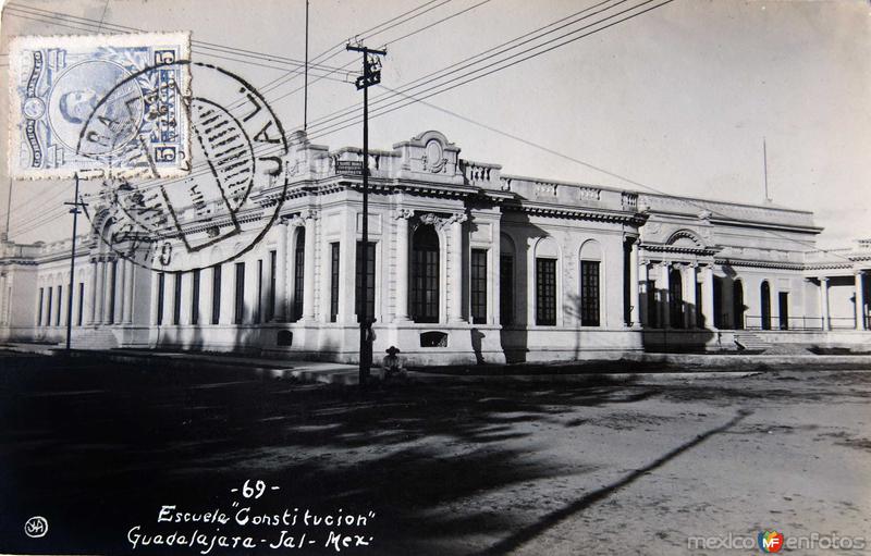 ESCUELA CONSTITUCION