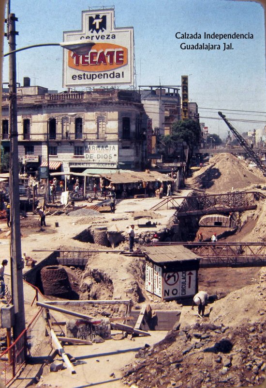 CALZADA INDEPENDENCIA EN CONSTRUCCION