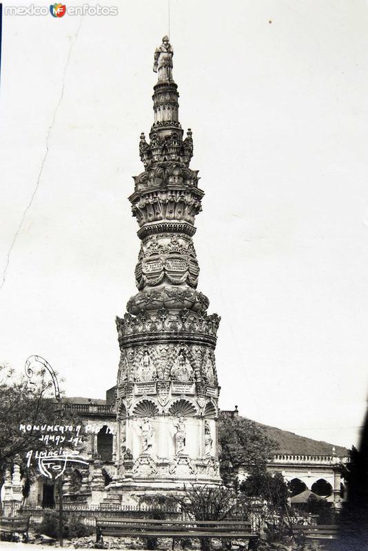 MTO EN LA PLAZA H acia 1945