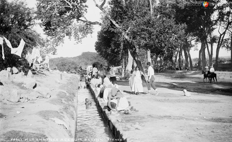 Baños de aguas termales V (por William Henry Jackson, c. 1888)