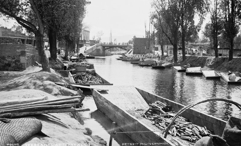 Canal de la Viga (por William Henry Jackson, c. 1888)