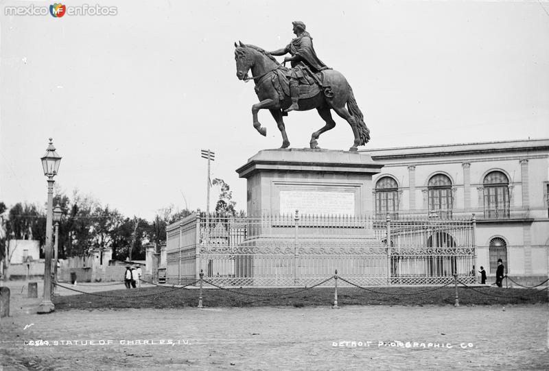 Monumento a Carlos IV (por William Henry Jackson, c. 1888)
