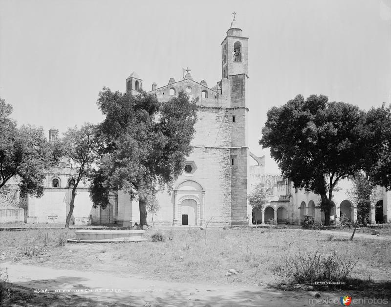 Iglesia en Tula (por William Henry Jackson, c. 1888)