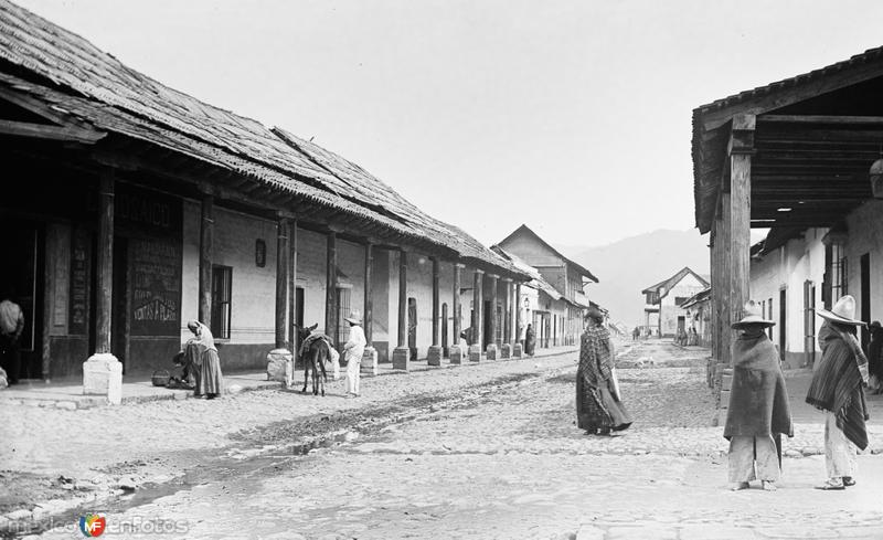 Calle en Amecameca (por William Henry Jackson, c. 1888)