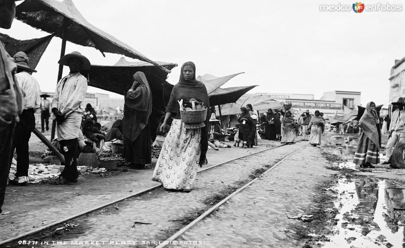 En el mercado de San Luis Potosí (por William Henry Jackson, c. 1888)