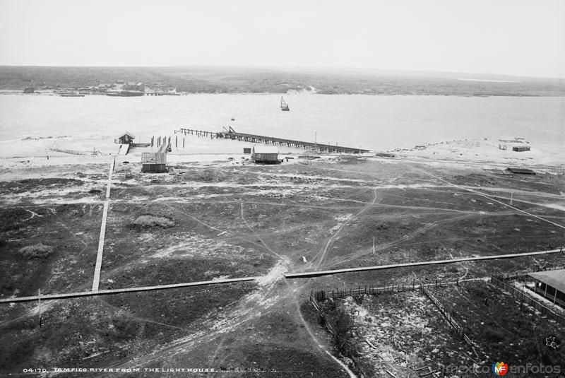 El Río Pánuco desde el Faro II (por William Henry Jackson, c. 1888)