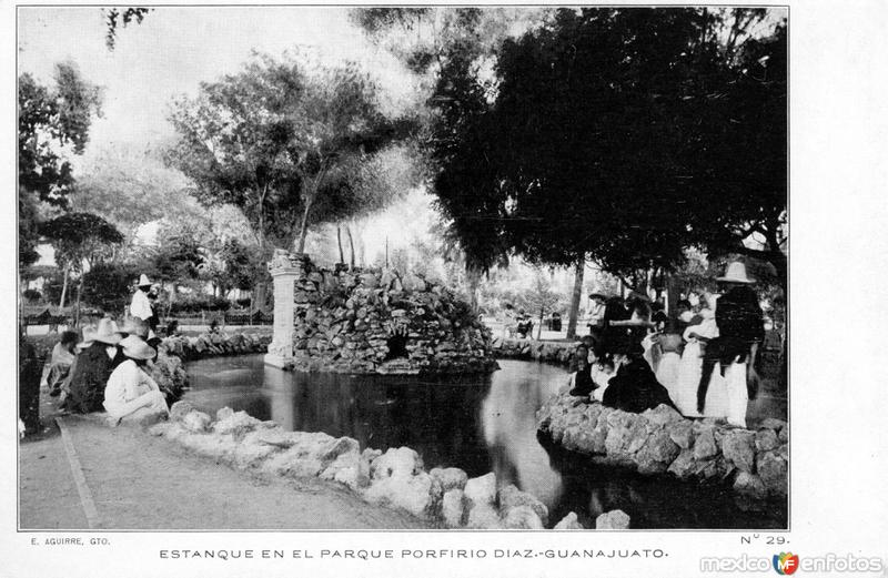 Estanque en el Parque Porfirio Díaz