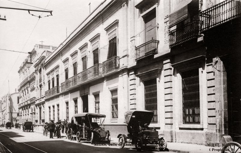 Casa de Porfirio Díaz, en la Calle Cadena (foto Miret, c. 1908)