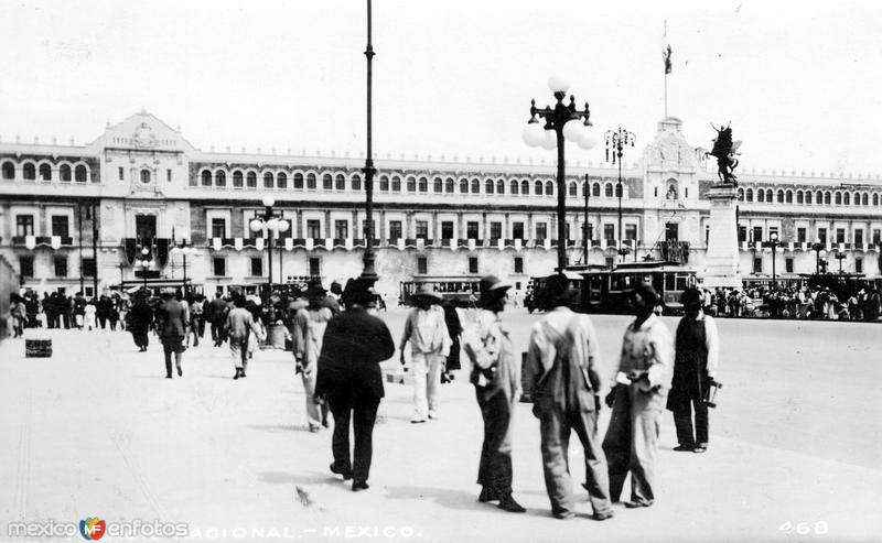 Zócalo y Palacio Nacional