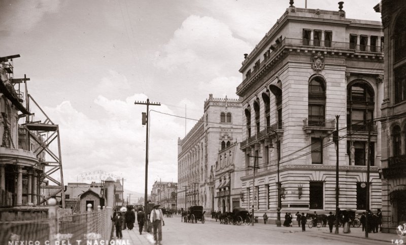 Costado del Teatro Nacional