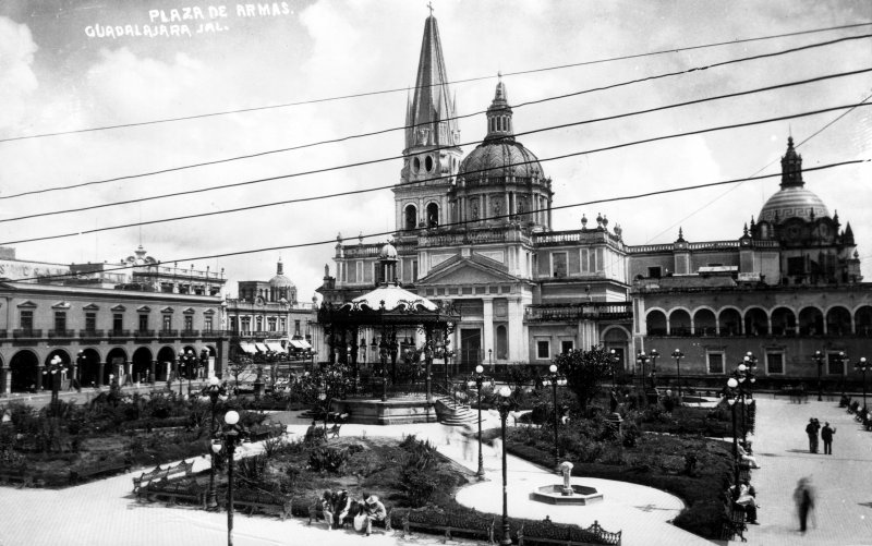 Plaza y Catedral de Guadalajara