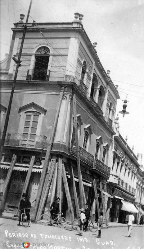 Protección de edificios durante un período de temblores