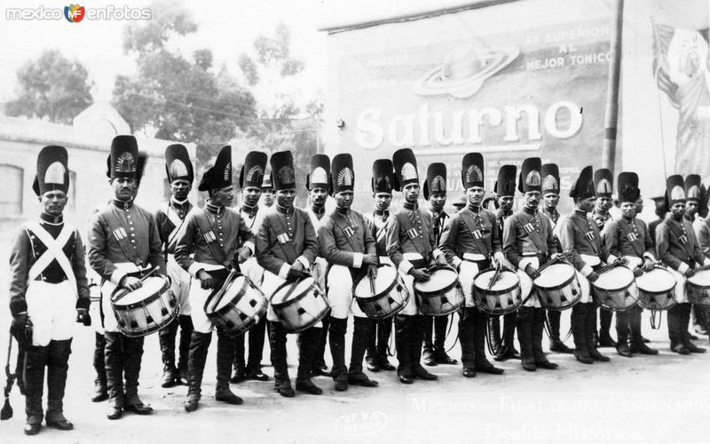 Fiestas del Centenario: Desfile histórico