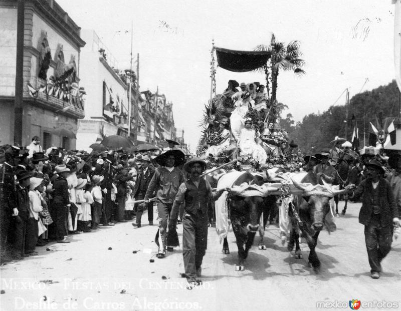 Fiestas del Centenario: Desfile de Carros Alegóricos