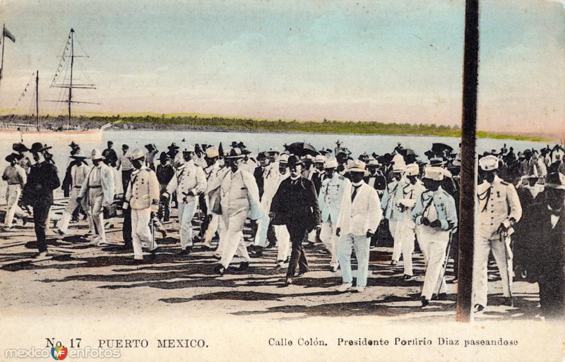 Presidente Porfirio Díaz paseando por la Calle Colón